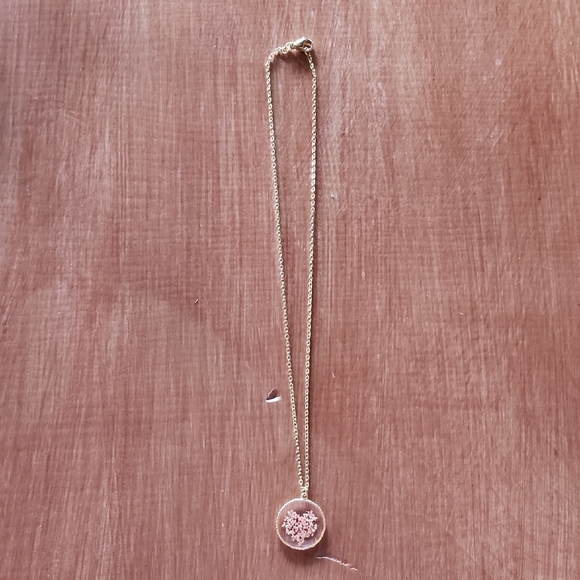Delicate Floral Pendant Necklace - Picture 2 of 4